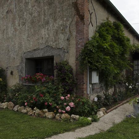 Chambre D'Hotes Face A Briare Exterior photo