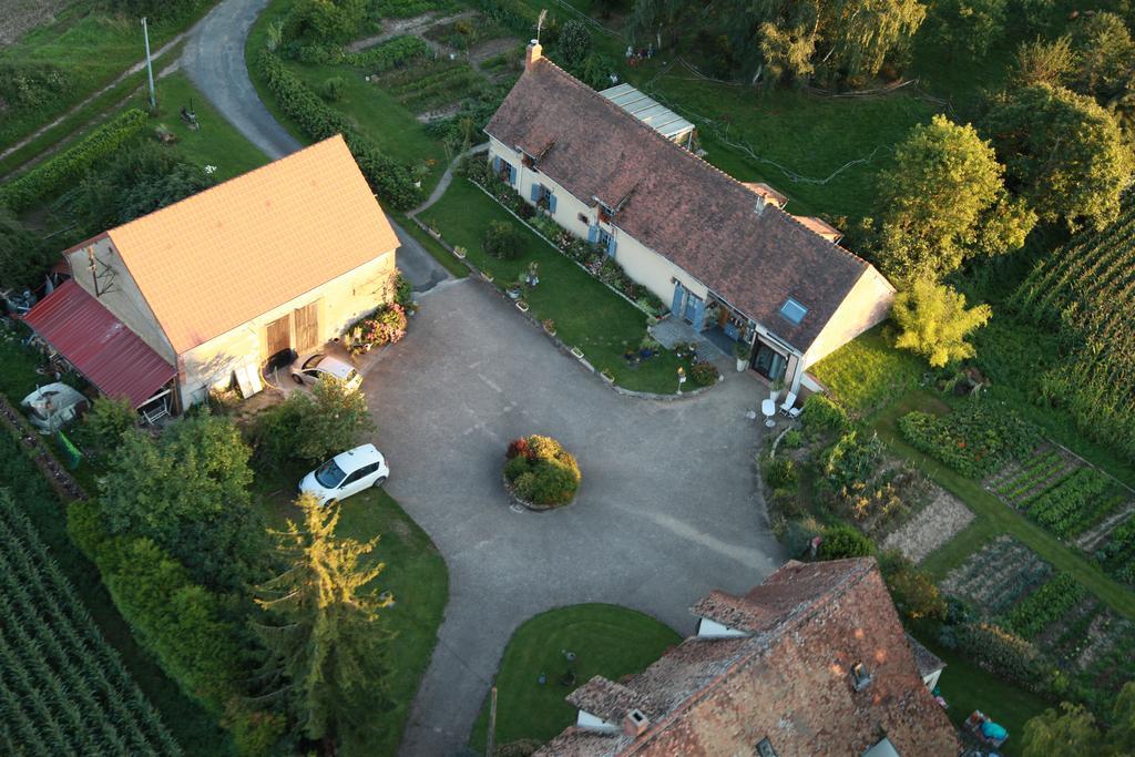 Chambre D'Hotes Face A Briare Exterior photo