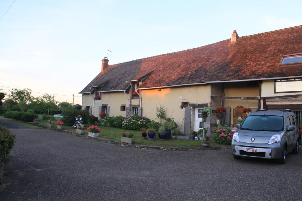 Chambre D'Hotes Face A Briare Exterior photo