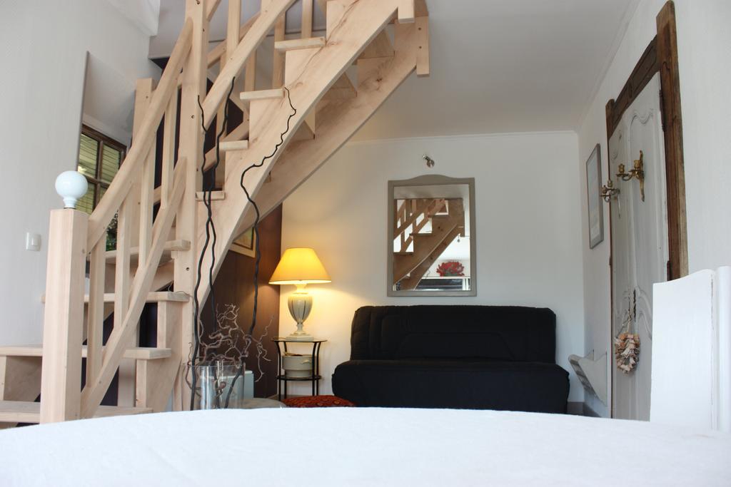 Chambre D'Hotes Face A Briare Exterior photo