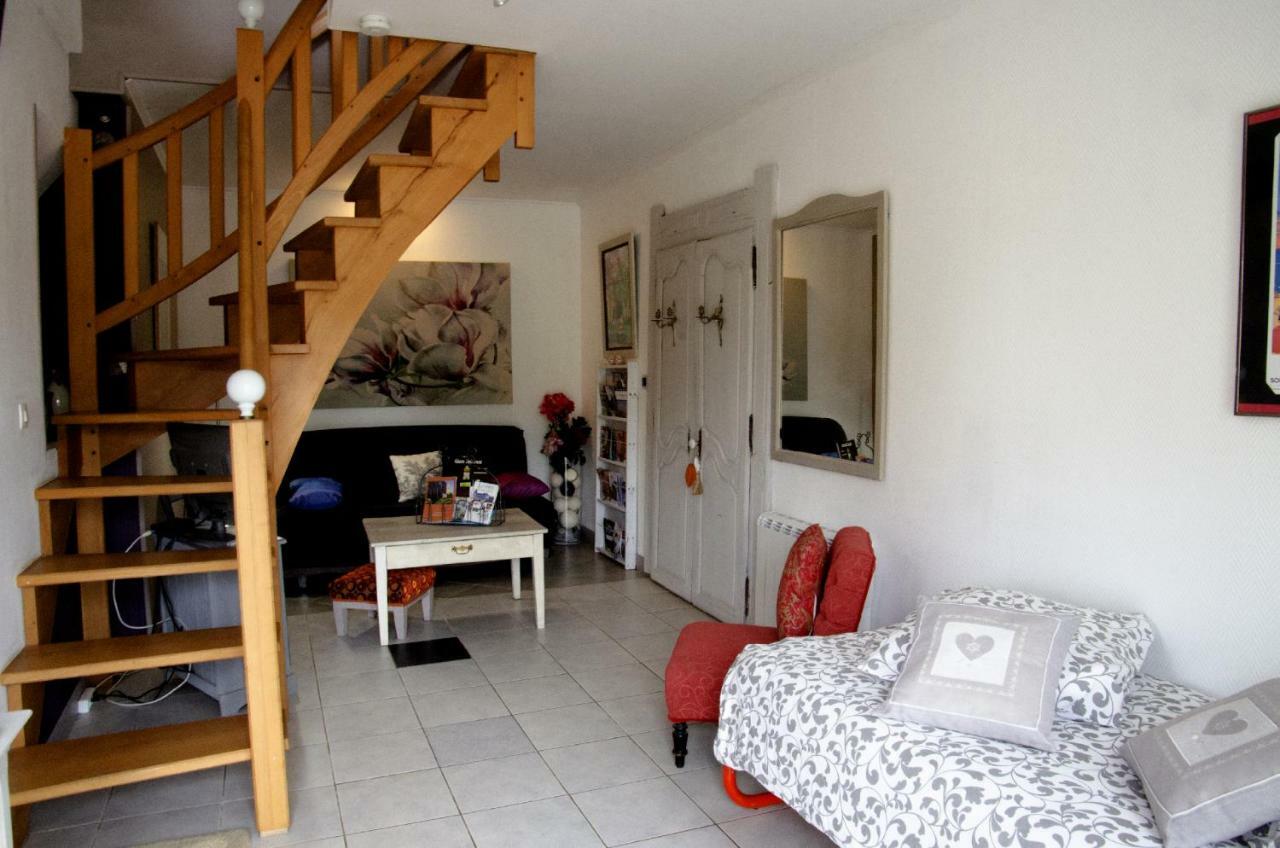 Chambre D'Hotes Face A Briare Exterior photo